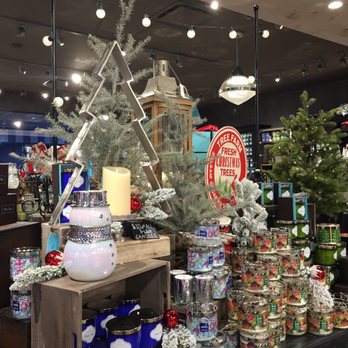 Bath & Body Works - All decked out for Christmas - Cosmetics & Beauty Supply Near Me - Gilbert, Arizona Bath & Body Works - All decked out for Christmas - Cosmetics & Beauty Supply Near Me - Gilbert, Arizona