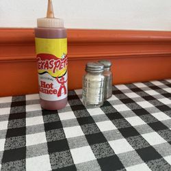 Hobo's Sandwich Shop - Table setting