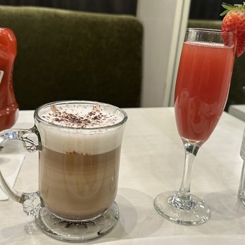 Universel Déjeuners et Grillades - Cafe Moka and Mimosa fraises - Breakfast & Brunch Near Me - Montreal, Quebec Universel Déjeuners et Grillades - Cafe Moka and Mimosa fraises - Breakfast & Brunch Near Me - Montreal, Quebec