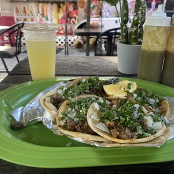 Los Comales - Food Trucks Near Me - Tampa, Florida