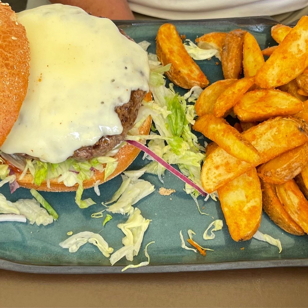 Sporvejen - Cheeseburger with potatoes - Burgers Near Me - Copenhagen, 84 Sporvejen - Cheeseburger with potatoes - Burgers Near Me - Copenhagen, 84