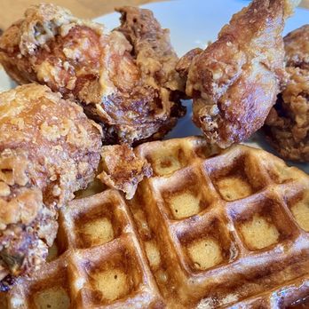 Charlie's Trio - Waffle & chicken - Sports Bars Near Me - Los Angeles, California