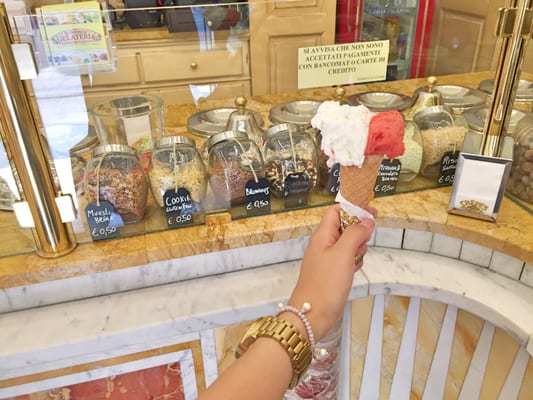 LE COLONNE GELATI & CREPES FAMOSE® by null