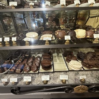 La Rue du Chocolat - Cups - Chocolatiers & Shops Near Me - Laguna Beach, California La Rue du Chocolat - Cups - Chocolatiers & Shops Near Me - Laguna Beach, California