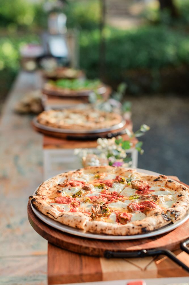 Huria’s Woodfired Pizza & Catering