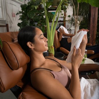 Holistic Hyperbarics - Warm towels are the best! - Undersea/Hyperbaric Medicine Near Me - Emeryville, California