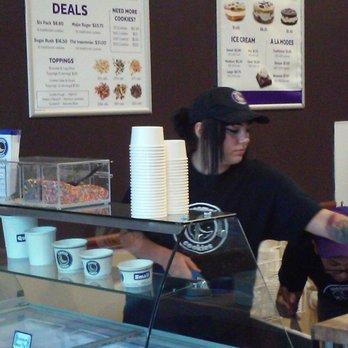 Insomnia Cookies - Desserts Near Me - Orlando, Florida