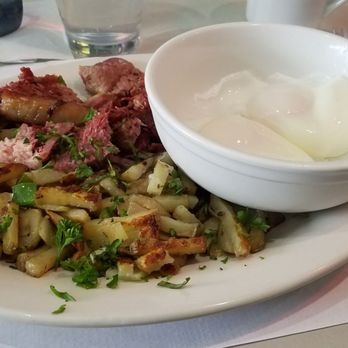Edgebrook Coffee Shop - Corned beef hash with poached eggs - Coffee & Tea Near Me - Chicago, Illinois Edgebrook Coffee Shop - Corned beef hash with poached eggs - Coffee & Tea Near Me - Chicago, Illinois