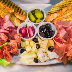 Ambiance Bar & Restaurant - Antipasto