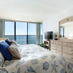 All Seasons Resort Lodging - Capri by the Sea