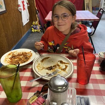 M & M Family Diner - The littlest with the biggest appetite. Spaghetti, meatloaf, mashed potatoes, pancakes, sausage. - Diners Near Me - Logan, Ohio M & M Family Diner - The littlest with the biggest appetite. Spaghetti, meatloaf, mashed potatoes, pancakes, sausage. - Diners Near Me - Logan, Ohio