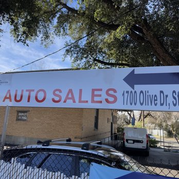 ITS Auto Sales - Signs that shows the direction - Used Car Dealers Near Me - Davis, California