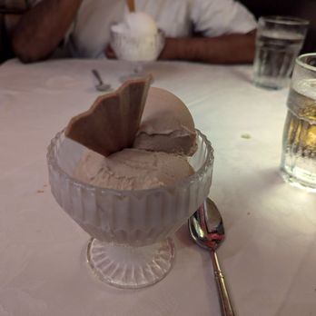 Mama Della's Ristorante - Dulce de leches gelato - Italian Near Me - Orlando, Florida Mama Della's Ristorante - Dulce de leches gelato - Italian Near Me - Orlando, Florida