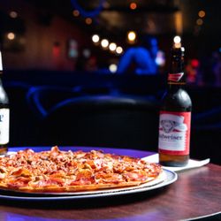 Scarlett's Cabaret - Scarlett's St Louis pizza and beer