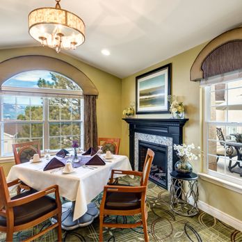 Liberty Heights - Dining Room - Assisted Living Facilities Near Me - Lake Barrington, Illinois Liberty Heights - Dining Room - Assisted Living Facilities Near Me - Lake Barrington, Illinois