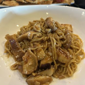 Yard House - Shiitake Garlic Noodles - New American Near Me - Sarasota, Florida