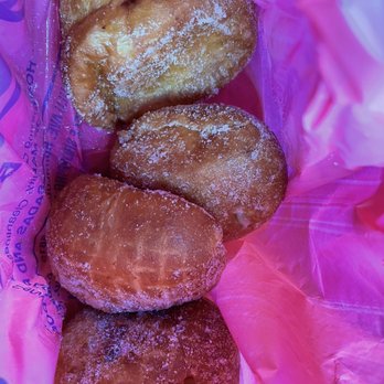 Leonard's Bakery - Malasadas - Bakeries Near Me - Honolulu, Hawaii Leonard's Bakery - Malasadas - Bakeries Near Me - Honolulu, Hawaii