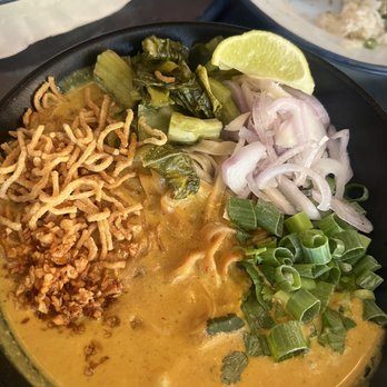 Aroi Mak Mak - Khao Soi with chicken! Haven't stopped thinking about this meal! Adding it to my top favorite foods! - Cocktail Bars Near Me - Redlands, California Aroi Mak Mak - Khao Soi with chicken! Haven't stopped thinking about this meal! Adding it to my top favorite foods! - Cocktail Bars Near Me - Redlands, California