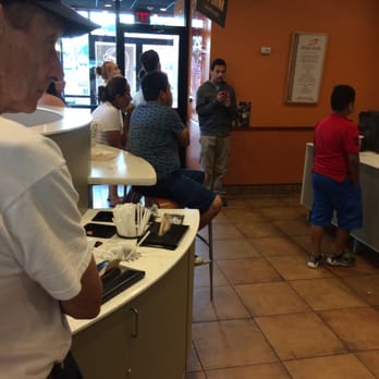 Taco Bell - 10 people after me. I feel sorry for them. 20 min 21...22...this place sucks..23...if you see Kay, YOU Taco Bell...24...25... Finally - Fast Food Near Me - Riverhead, New York