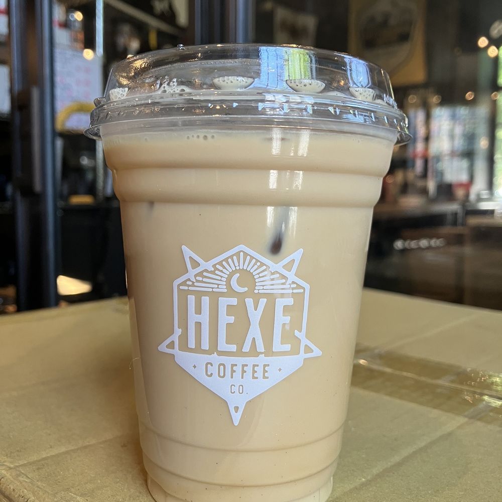 Hexe Coffee - Vanilla latte, iced - Coffee & Tea Near Me - Chicago, Illinois