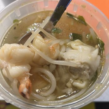 Pad Thai Kitchen - Wonton soup - Thai Near Me - Portland, Oregon
