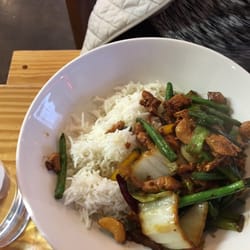 Ramen Asian Street Food - Cashew chicken