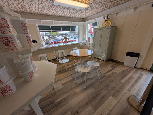 Mortensen's Danish Bakery by null