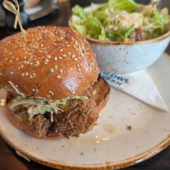 Red Owl Tavern - Fried Chicken - New American Near Me - Philadelphia, Pennsylvania