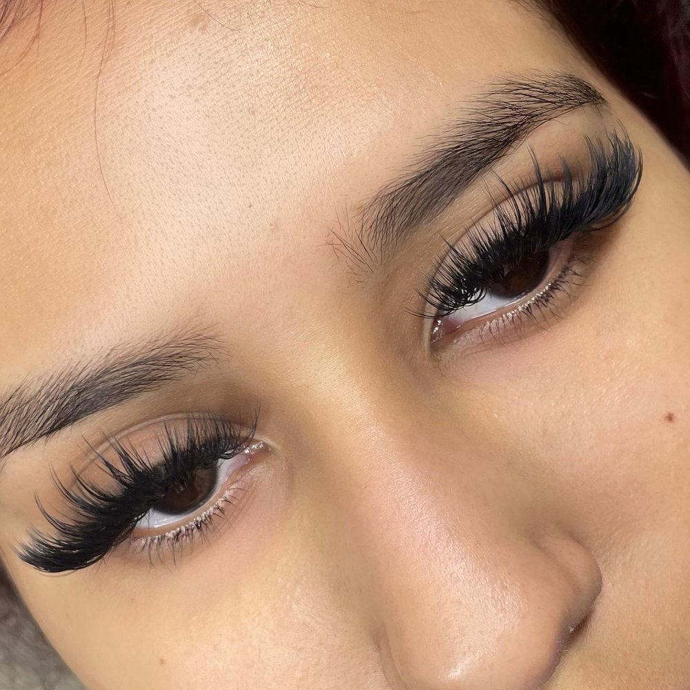 Rica Lashes Logo