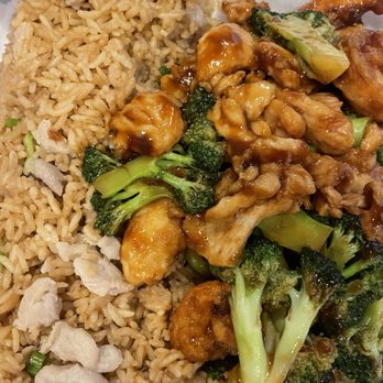China Garden - Shrimp and Chicken with Broccoli - Chinese Near Me - Union City, Georgia China Garden - Shrimp and Chicken with Broccoli - Chinese Near Me - Union City, Georgia