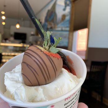 Cocoa Blue Chocolates - Strawberry sundae - Candy Stores Near Me - Rochester, Illinois