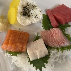 Oishii Sushi And Ramen - Sashimi deluxe