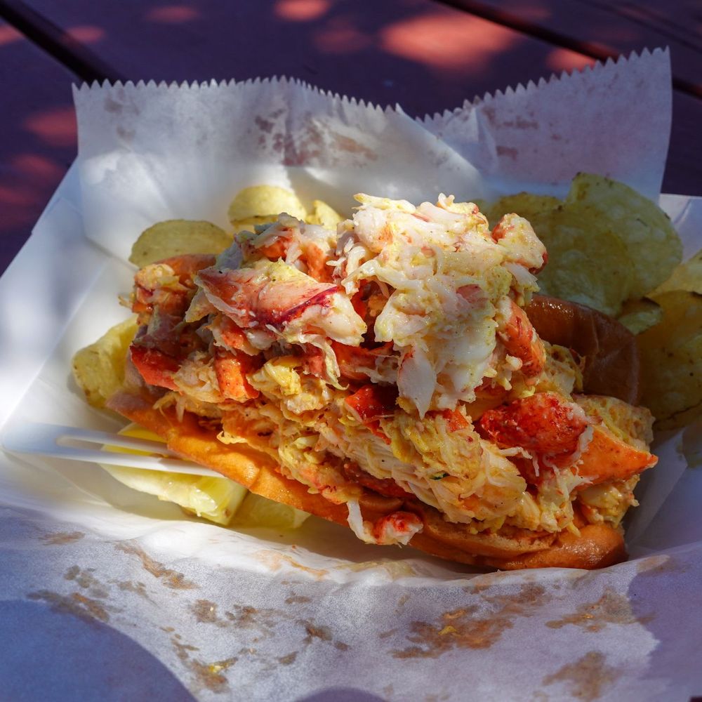 Pepper'S Landing Lobster Roll Kit: Ultimate Seafood Feast Made Easy