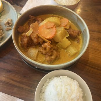 Weera Thai - Rainbow - E3.Yellow Curry with Crispy Chicken - Thai Near Me - Las Vegas, Nevada Weera Thai - Rainbow - E3.Yellow Curry with Crispy Chicken - Thai Near Me - Las Vegas, Nevada