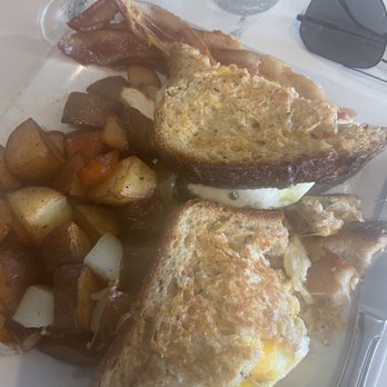Bru's Wiffle - Breakfast French Toast Sandwich - Breakfast & Brunch Near Me - Santa Monica, California