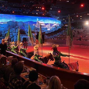 Dolly Parton's Stampede - Performing Arts Near Me - Pigeon Forge, Tennessee