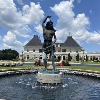 Chateau Elan Winery & Resort - Fountain in front of the winery - Resorts Near Me - Braselton, Georgia Chateau Elan Winery & Resort - Fountain in front of the winery - Resorts Near Me - Braselton, Georgia
