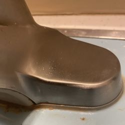 Holly's Professional Cleaning - Inadequate faucet cleaning