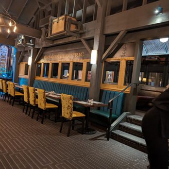 The Old Spaghetti Factory - Italian Near Me - Eugene, Oregon
