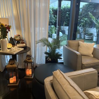 LUX MedSpa Brickell - Lounge at Lux MedSpa Brickell - Day Spas Near Me - Miami, Florida LUX MedSpa Brickell - Lounge at Lux MedSpa Brickell - Day Spas Near Me - Miami, Florida