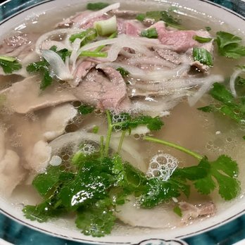 Pho Hoàng Express - Close up on my large pho tai gau (P12) - Vietnamese Near Me - San Diego, California Pho Hoàng Express - Close up on my large pho tai gau (P12) - Vietnamese Near Me - San Diego, California