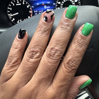 5 Gold Nails - Nail Salons Near Me - Valrico, Florida