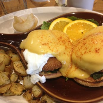 Le Peep - Crabby cake Benedict - Breakfast & Brunch Near Me - Nashville, Tennessee