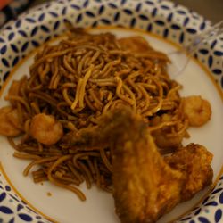 Lotus Dynasty - Shrimp Lo Mein w/ a chicken wingggg