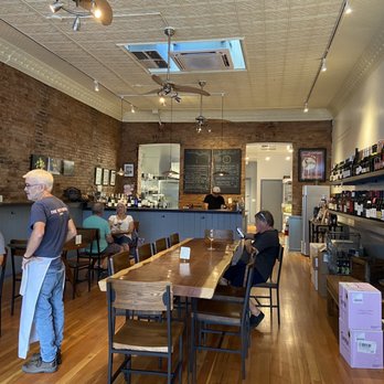 The Independent WIne - Open tasting room - Wine Bars Near Me - Sonora, California The Independent WIne - Open tasting room - Wine Bars Near Me - Sonora, California