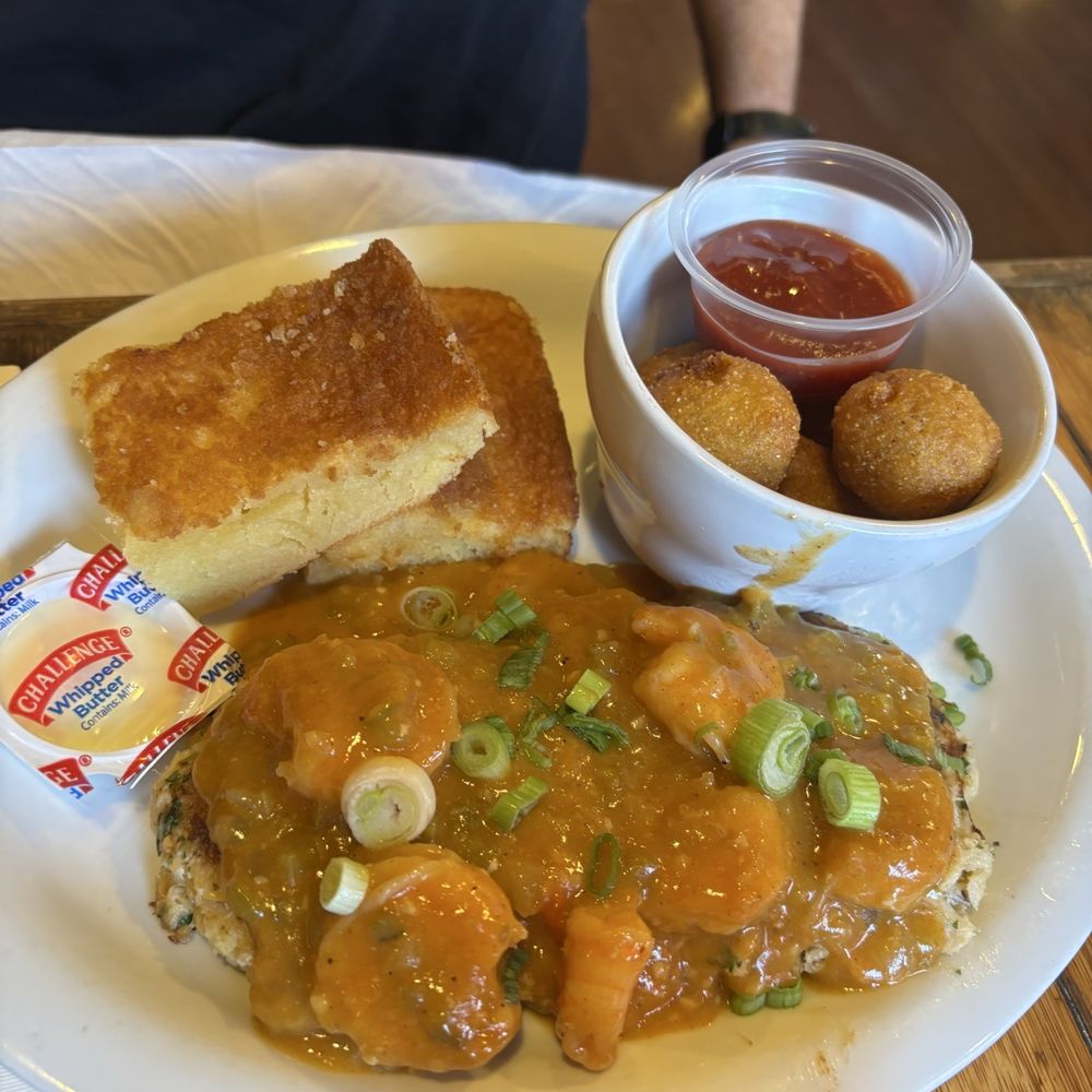 $36 Crab cake Shrimp Etouffee Combo