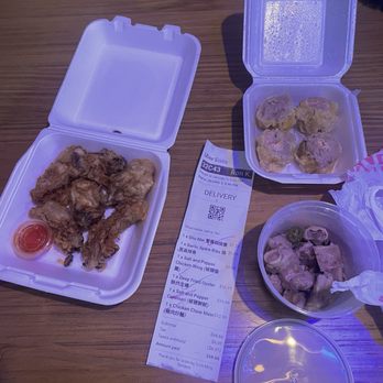 Ming Dynasty - The items, shy Mai, deep-fried oysters, and something in the white bowl that I have no idea what it is, but it's bony - Cantonese Near Me - Sacramento, California Ming Dynasty - The items, shy Mai, deep-fried oysters, and something in the white bowl that I have no idea what it is, but it's bony - Cantonese Near Me - Sacramento, California