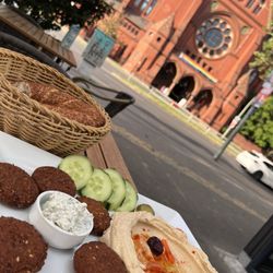 Alsancak Simit Sarayi - Falafel plate