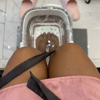 Lavie Bella Head Spa - Foot soak...added ginger, sea salt, and lemon after - Day Spas Near Me - Artesia, California Lavie Bella Head Spa - Foot soak...added ginger, sea salt, and lemon after - Day Spas Near Me - Artesia, California