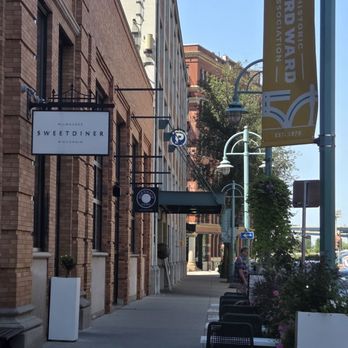 SweetDiner - Diners Near Me - Milwaukee, Wisconsin SweetDiner - Diners Near Me - Milwaukee, Wisconsin